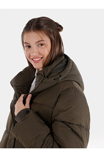 Colin's Regular Fit Kapüşonlu Fermuarlı Astarlı Kadın Yeşil Kaban