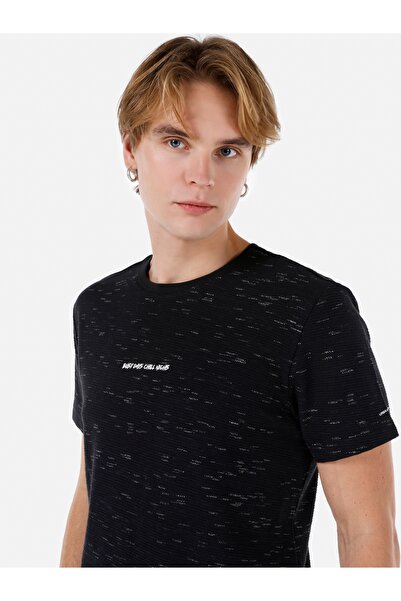 Colin's Ανδρικό μαύρο κοντομάνικο μπλουζάκι με κανονική εφαρμογή με στρογγυλή λαιμόκοψη