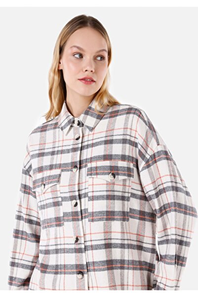 Colin's Regular Fit Shirt Neck Ekoseli Kadın Beyaz Uzun Kol Gömlek