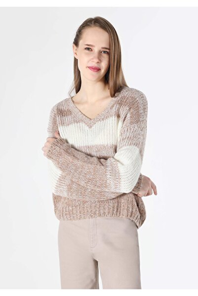 Colin's Regular Fit V Yaka Çizgili Kadın Bej Kazak