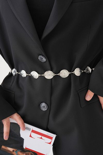 Gesa Women's Original Tarnish-Resistant Silver Daisy Detailed Chain Belt