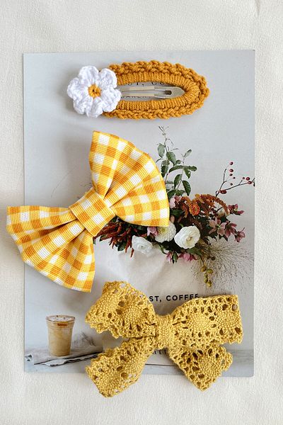 Le Mabelle Mustard Knitted Flower 3-Piece Buckle Set