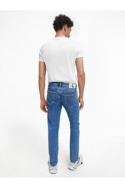 Calvin Klein Erkek Calvin Klein Nakışlı Logo Organik Pamuklu Slim Fit Bisiklet Yaka Kısa Kollu Beyaz