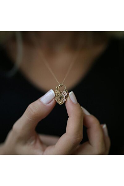 ByGoldenHouse Pırlantalı Anahtar ve Kalp Kilit Kolye