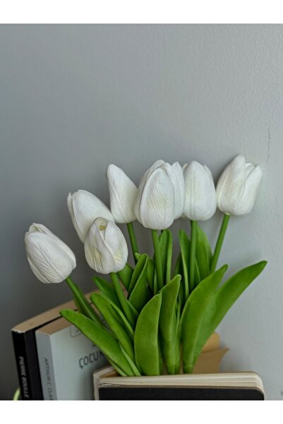 BUCOLIC باقة زهور التوليب الرطبة المزخرفة باللون الأبيض