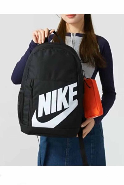 Nike حقيبة ظهر وحقيبة مدرسية 20 لتر.