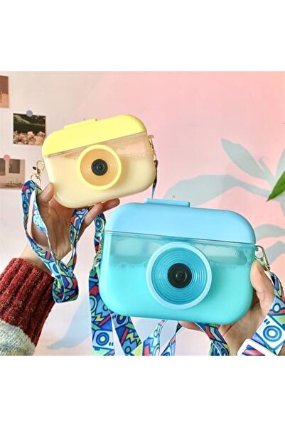 Twisoo Camera Shape Plastic Water Bottle – Leak-Proof Sports Travel Cup with Straw & Adjustable St