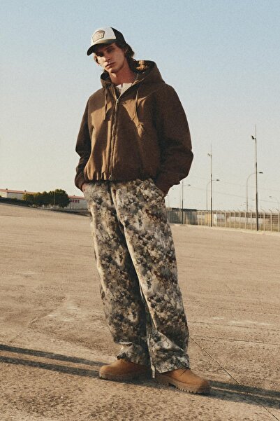 Pull & Bear Kamuflaj desenli carpenter jean