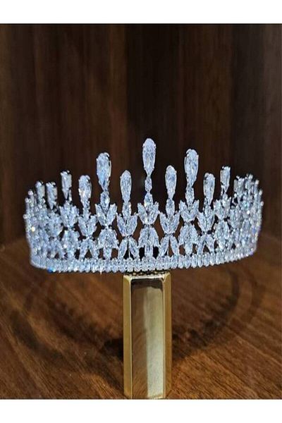 Generic Medium zircon crown with luxury box
