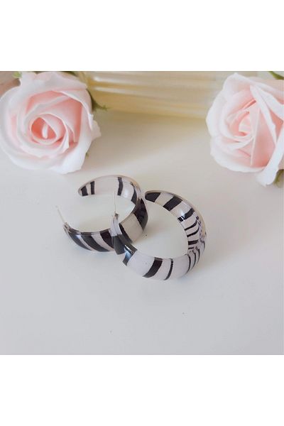 lor Black and white polymer round earrings