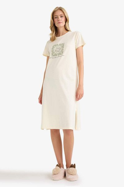 DeFacto Regular Fit Crew Neck Printed Short Sleeve Nightdress-Fall in Love F7566Ax25Au
