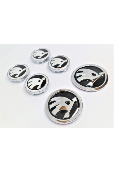 Aftermarket Set embleme Skoda, 6 piese, negru-argintiu, capace roți 60 mm, emblemă capotă 90 mm, emblemă portbagaj 80 mm
