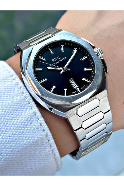 Romanson Special Design 24 Months Warranty Silver-Black Color Men Wrist Watch 1619.03Mr