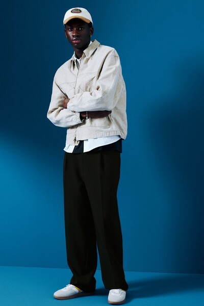 Pull & Bear Chinos with darts