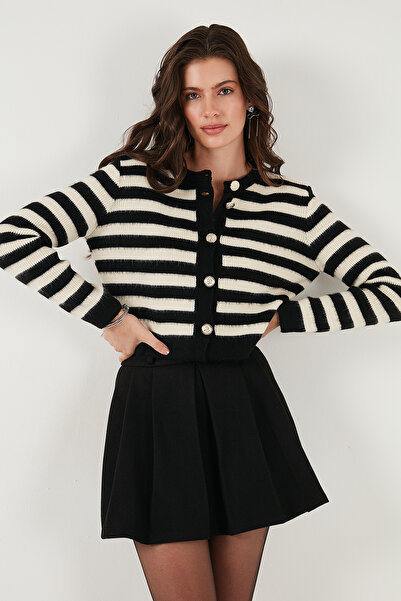 Lela Striped Oversize Fit Crew Neck Button Crop Knitwear Cardigan Cardigan 4615567