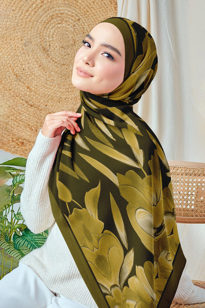 hijabchi شال حرير بورسا - سلسلة نايت لومينس - مجموعة جديدة - أخضر زيتي