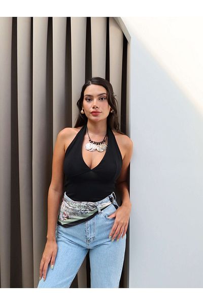 ESRAHELVACI Halter Neck Stitched Blouse