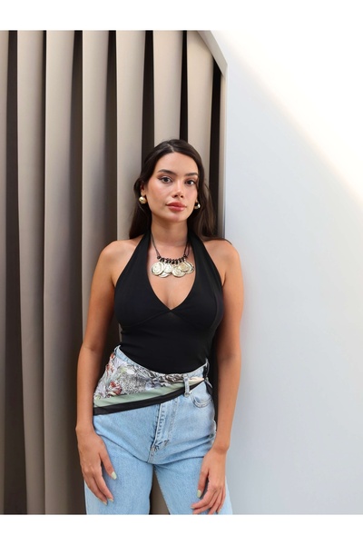 ESRAHELVACI Halter Neck Stitched Blouse