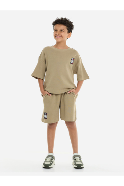Victor and Jane By Styli Boys Textured Oversized T-Shirt and Shorts Set
