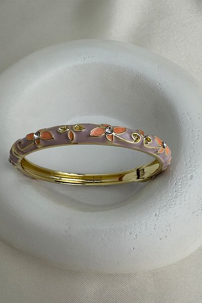 Modex Special Series Enameled Stone Detail Flower Handcuff Bracelet (Diameter: 6cm)