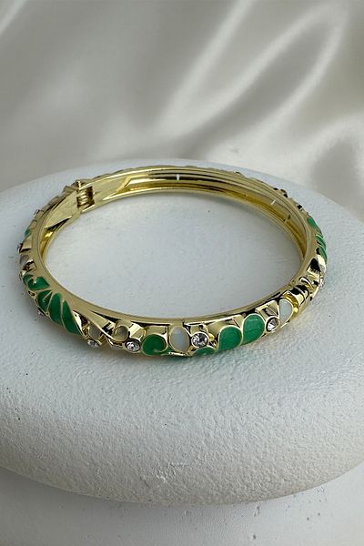 Modex Special Series Enameled Oval Details Stone Handcuff Bracelet (Diameter: 6cm)