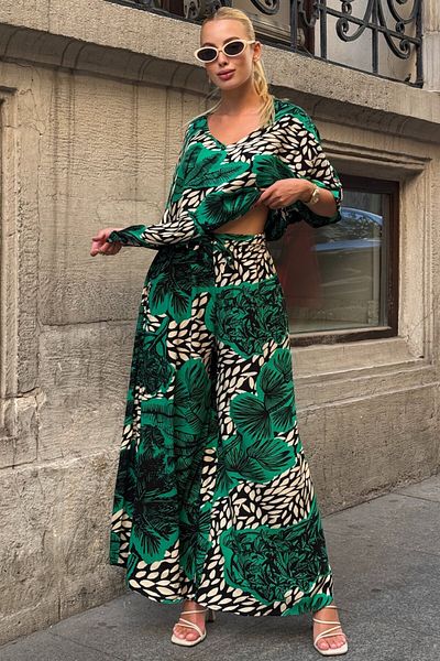 VAGGON Patterned V-Neck Half Sleeve Blouse and Palazzo Pants Set with Elastic Waist