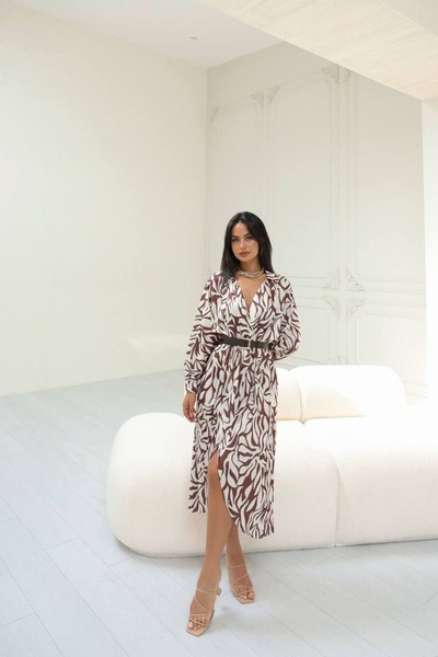 Chef d'atelier Дамска рокля с кръстосана деколте и колан от сатен