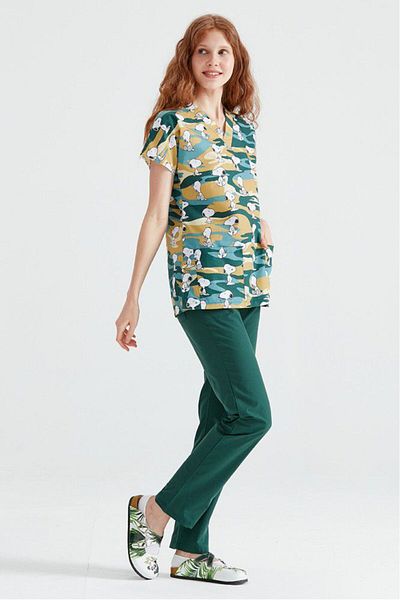 DEMOTEKS White Medical Blouse with Print - Snoopy Model