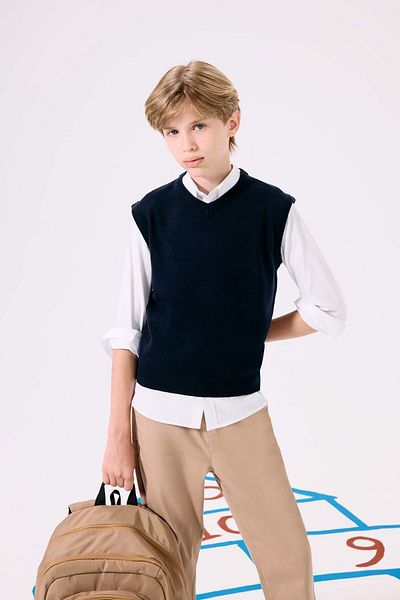 DeFacto Boys' V-Neck Basic Plain School Sweater F3736A825Au