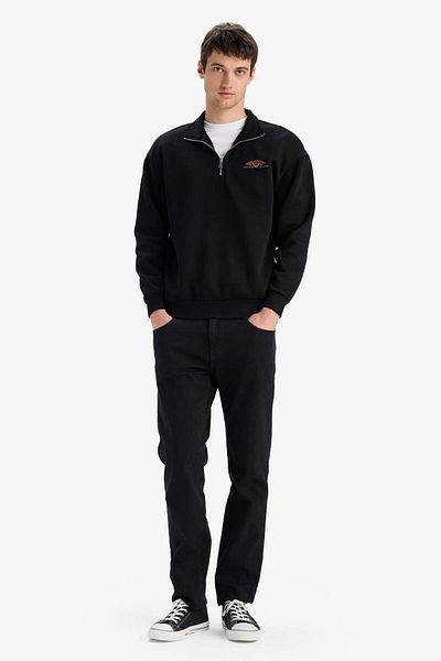 DeFacto House of the Dragon Boxy Fit Stand Collar Zipper Back Printed Sweatshirt E9338Ax25Au