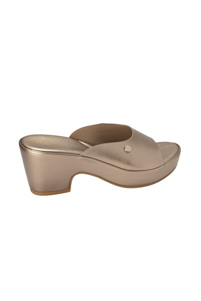 BATA Comfit Solid Block Heel Sandals