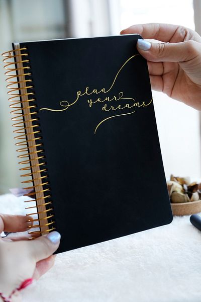 Victoria's Journals A5 Spiral Vegan Leather Unlimited Planner Agenda. 100 Grams. Ivory. 224 Pages.