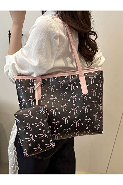 La Saade حقيبة يد Sweet Noir Tote-Y2k باللون الأسود مع محفظة هدايا على شكل في...