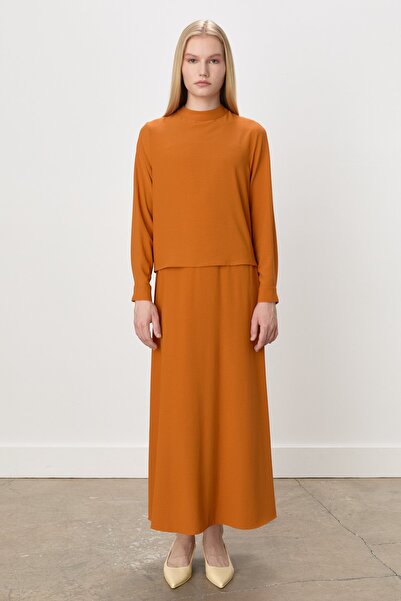 Nihan Metal Aksesuar Detaylı Etek Bluz Takım Tarçın