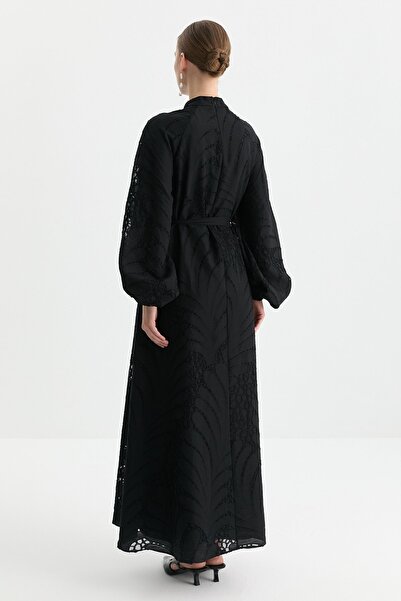 Nihan Balon Kollu Kemerli Brode Elbise Siyah