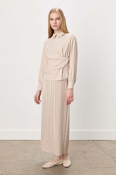 Nihan Aksesuar Detaylı Etek Bluz Takım Bej
