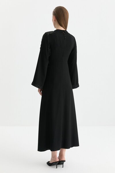 Nihan Omuz Detaylı Şık Elbise Siyah