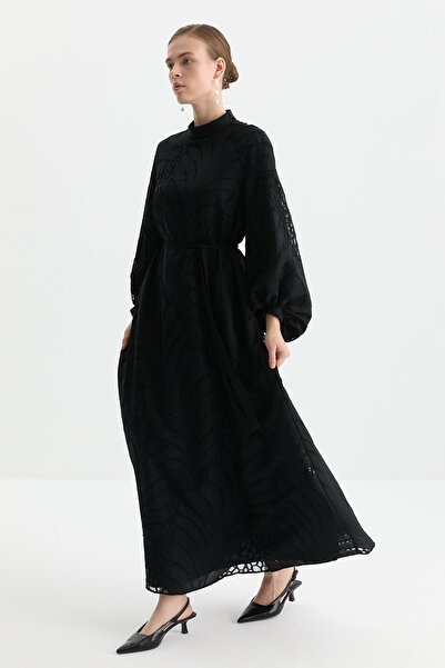 Nihan Balon Kollu Kemerli Brode Elbise Siyah