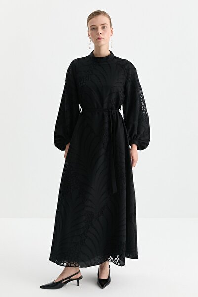 Nihan Balon Kollu Kemerli Brode Elbise Siyah