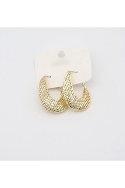 MODA Altın Renk Çapraz Desenli Oval Çelik Halka Küpe – Hafif ve Şık Tasarım