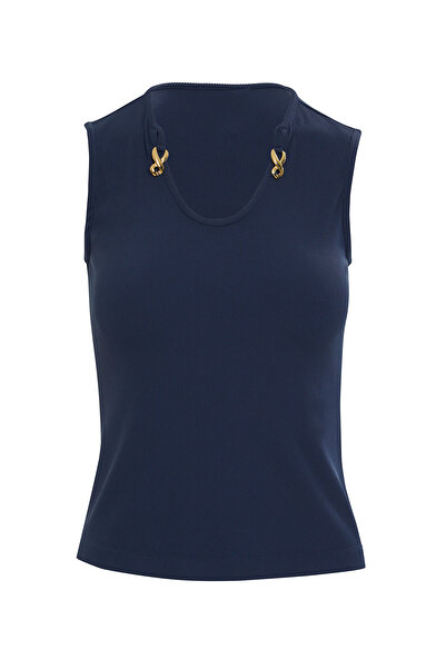 GİZİA Yaka Aksesuar Detaylı Kolsuz Lacivert Bluz