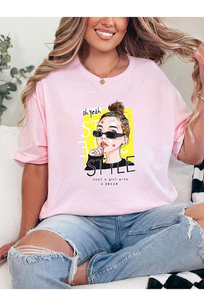 Sarah's Boutique Women's T-Shirt – 100% Cotton – JUST A GIRL WITH A DREAM