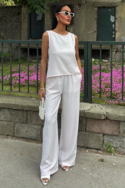 Lijuri Comfortable Suit with Lace on the Back 10165 R11-E-K3