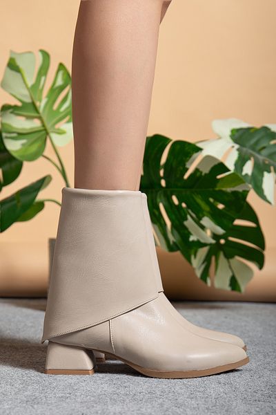 AYENDE MODA Women's Beige Cream Skin Cowboy Zipper Medium Heel Pointed Toe Stylish Boots