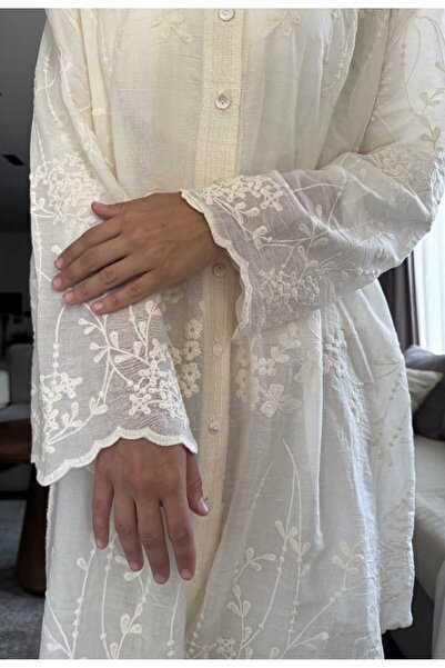 Lavanta Tekstil Embroidered White Hijab Tunic Shirt