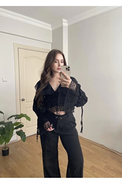 Souwe Dantelli Fırfır Detaylı Siyah Bluz