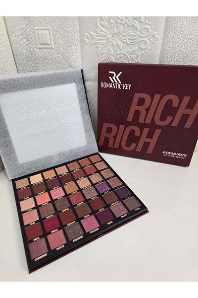 ROMANTIC KEY Palette Eyeshadow 42 Integrated and Unique Color Set