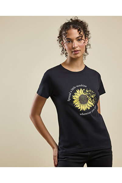 R&B Graphic Print T-Shirt with Crew Neck and Short Sleeves