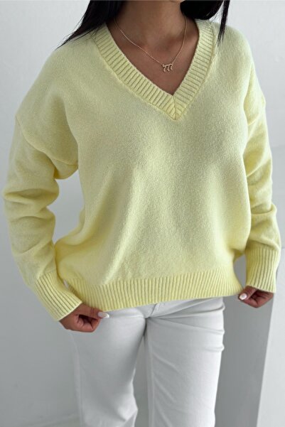 FEMELLE Sarı V Yaka Triko Kazak - Oversize - Standart Beden Basic Triko Kazak