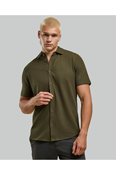 R&B Solid Shirt with Classic Collar and Short Sleeves